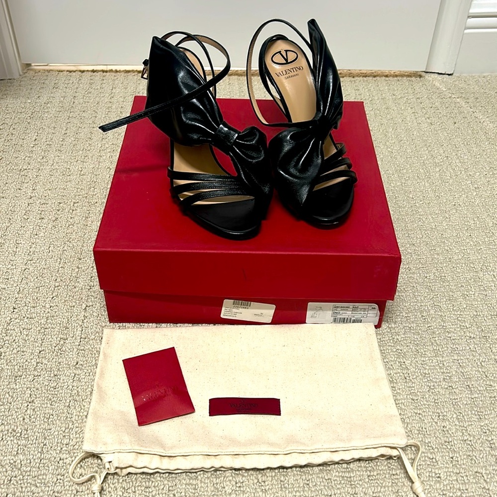 Valentino Garavani Side Bow Sandal